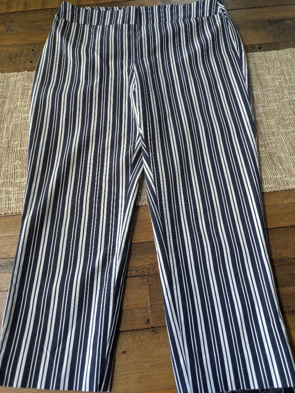 chicos white and blue stripe pull on crop pants size 2 #618
